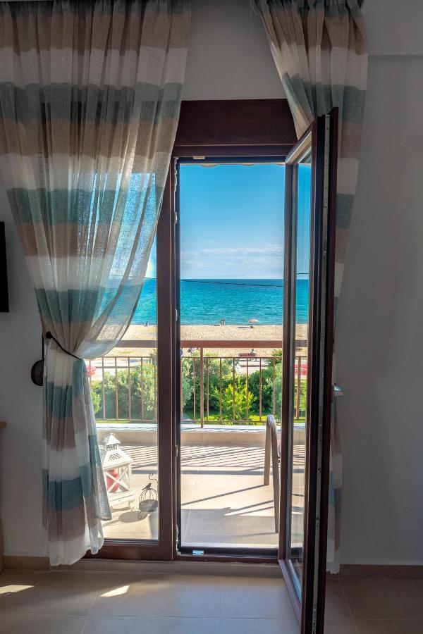 Dimi Seafront Apartment By Rentals Pro Services - Νέα Μουδανιά Εξωτερικό φωτογραφία